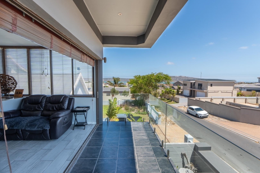 7 Bedroom Property for Sale in Myburgh Park Western Cape